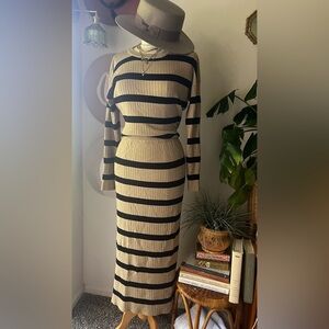 Boutique GILLI 2‎ piece knit striped Sweater Skirt Set Women’s SIZE MEDIUM